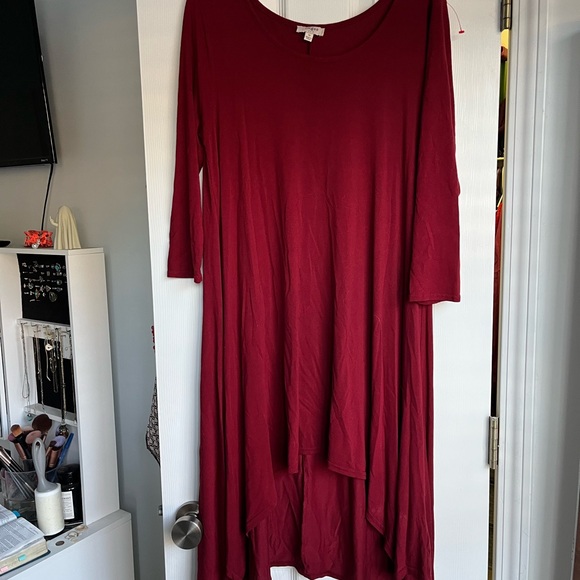 Umgee Wine High Low Women's Tunic - Picture 1 of 3